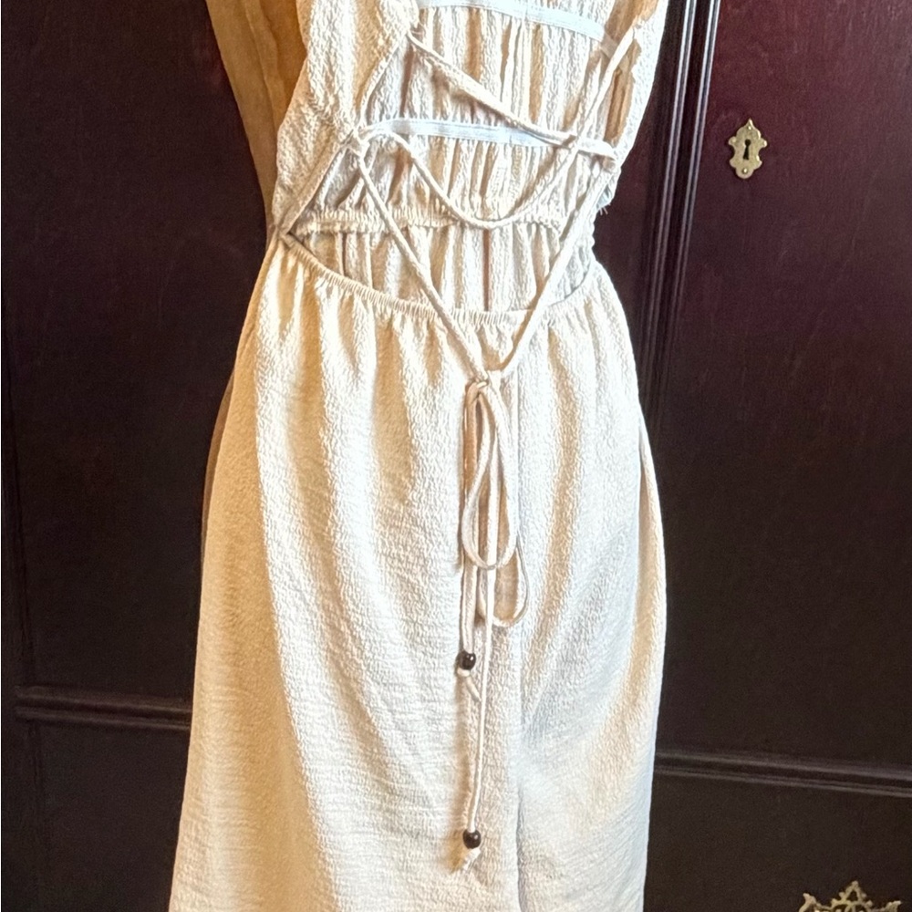 Cream Sleeveless Ruffle Romper Loose fit - Picture 5 of 9